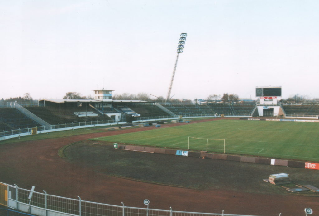 Haupttribüne_Ernst-Grube-Stadion_Magdeburg_2